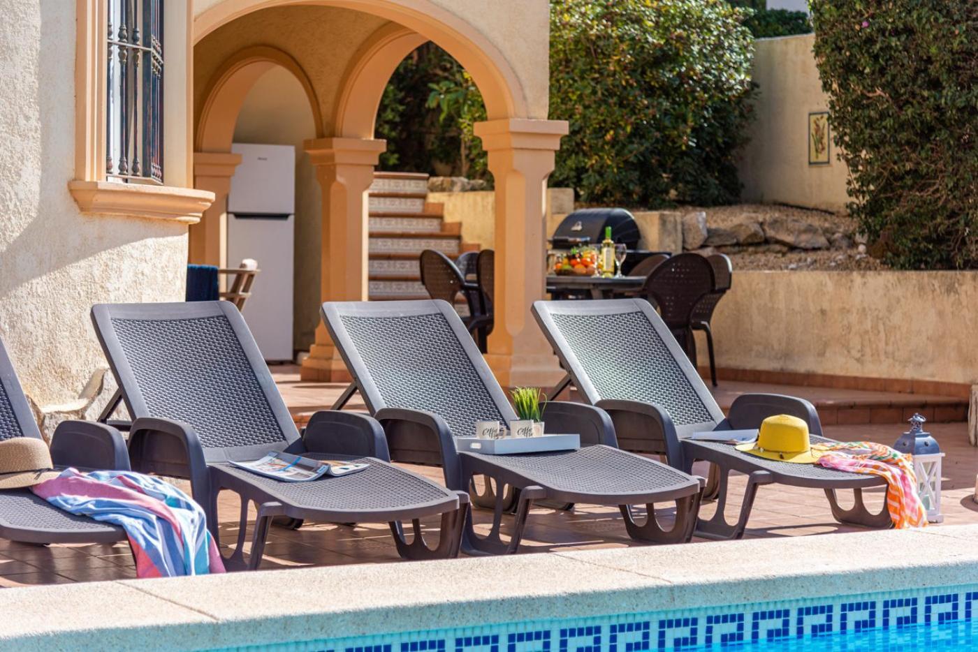 Villa Comodo - PlusHolidays Calpe Esterno foto